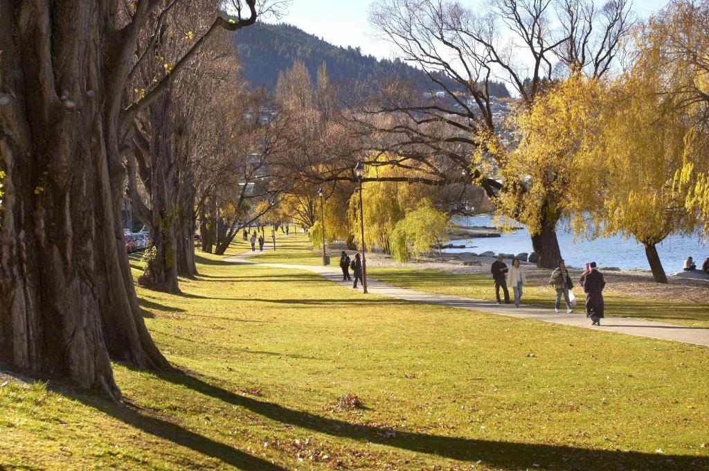Esplanade Queenstown By Staysouth Exteriör bild